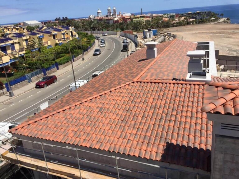 Curved Jaspee Red Roof tile Image